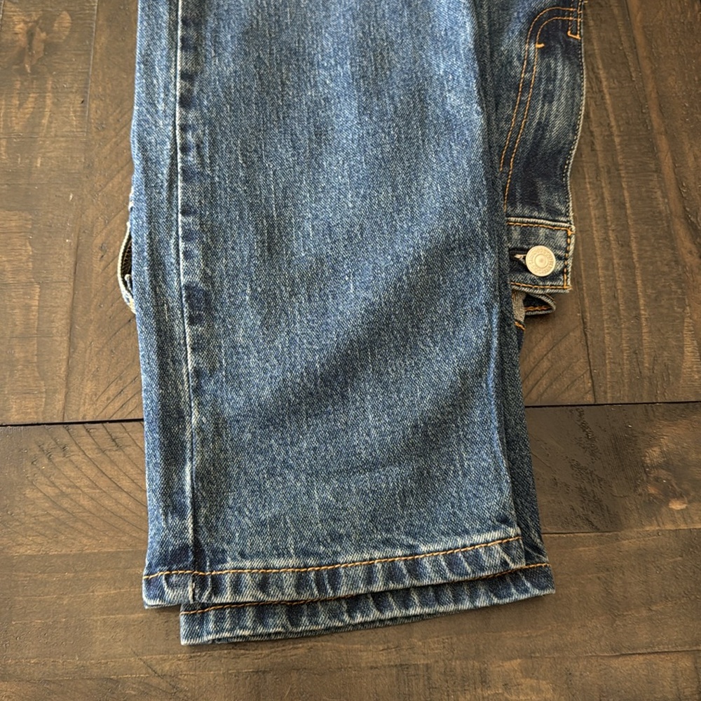 Men's Levi Strauss & Co. Blue Jeans. Size 32" W 34" L - Picture 6 of 16